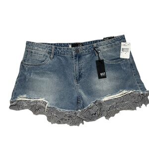 NWT KUT FROM THE KLOTH Allison Denim Shorts Size 14 Distressed Lace Trim